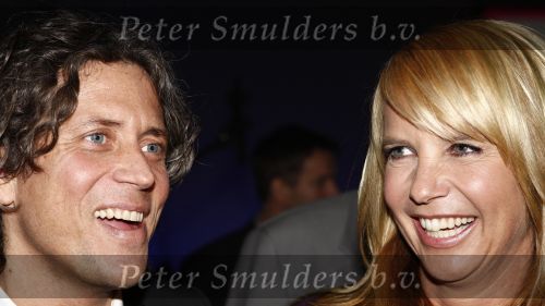 Hilversum 26 januari 2009
Linda de Mol bij de uitreiking van de gouden beelden bij beeld en geluid. Linda met Sander Vahle en Jeroen v Koningsbrugge
Peter Smulders bv