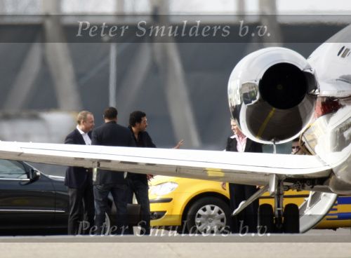 Schiphol 15 maart 2008
Lionel Ritchie arriveert met een prive vliegtuig op schiphol oost. Mike Dobbinga ontvangt hem.
Peter Smulders bv