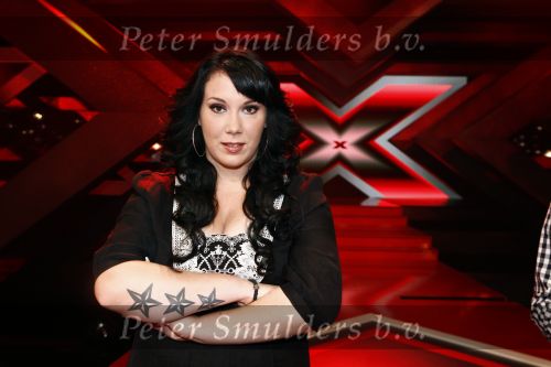 Hilversum 4 mei 2009
De 3 finalisten van x factor Lisa Rachel en Jamal met hun coaches Stacey Rookhuizen en Angela Groothuizen. lisa met tatoo\'s
Peter Smulders bv