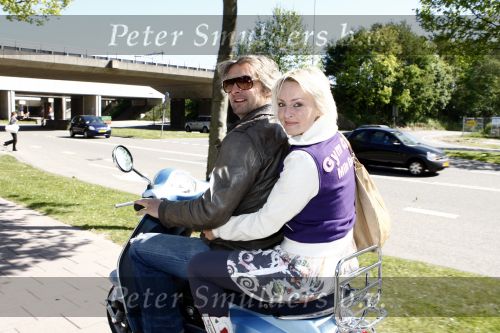 Amsterdam 12 mei 2009
Het blad Grazia organiseert samen met vespa scooters een leuke rally door amsterdam heen. Lone v Roosendaal en Victor Reinier
Peter Smulders bv