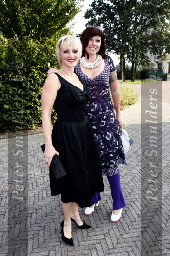 Kaatsheuvel 28 september 2008
Premiere Sound of Music in het efteling theater. Lone v Roosendaal met een vriendin
Peter Smulders bv