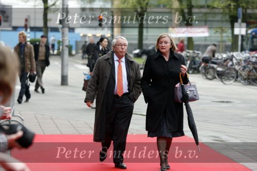 Utrecht 28 april 2009
Pieter v Vollenhoven viert zijn 70e verjaardag in het Beatrix theater in Utrecht. Louis v Dijk met vriendin
Peter Smulders bv
