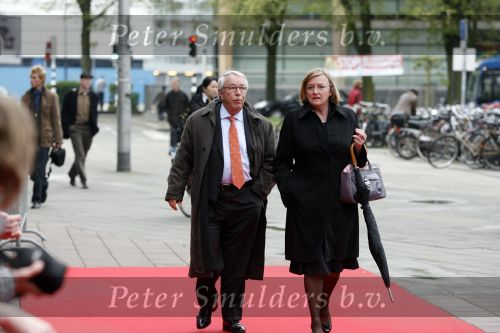 Utrecht 28 april 2009
Pieter v Vollenhoven viert zijn 70e verjaardag in het Beatrix theater in Utrecht. Louis v Dijk met vriendin
Peter Smulders bv