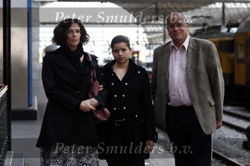 Amsterdam 24 april 2009
Fred Teeven heeft gesprek met Lucia en maria Mosterd op het centraal station van Amsterdam.
Peter Smulders bv