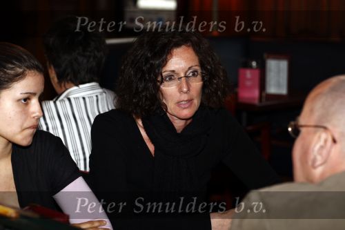Amsterdam 24 april 2009
Fred Teeven heeft gesprek met Lucia en maria Mosterd op het centraal station van Amsterdam.
Peter Smulders bv
