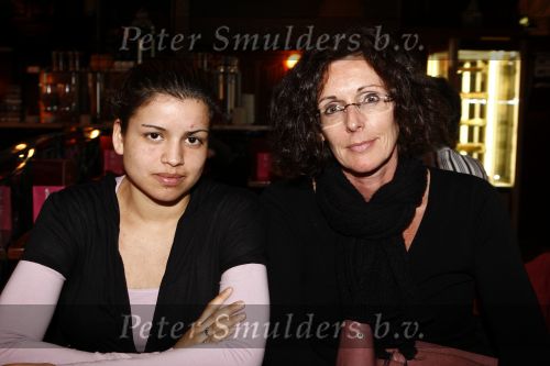 Amsterdam 24 april 2009
Fred Teeven heeft gesprek met Lucia en maria Mosterd op het centraal station van Amsterdam.
Peter Smulders bv