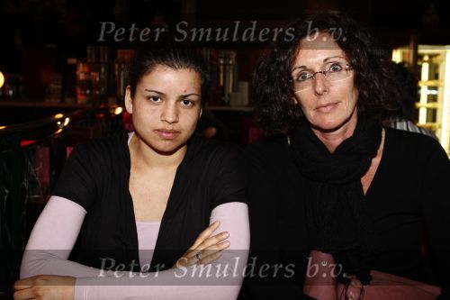 Amsterdam 24 april 2009
Fred Teeven heeft gesprek met Lucia en maria Mosterd op het centraal station van Amsterdam.
Peter Smulders bv