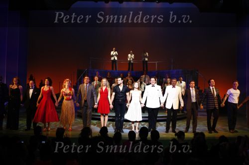 Utrecht 9 maart 2008
Premiere Dirty dancing met oa Martin v Bentem Anouk v Nes Jette Carolijn v d Berg Frances de Jong Chris Tates ea in het Beatrix theater. Maarten Wansink
Peter Smulders bv