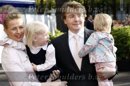 Den Haag 20 oktober 2007
Mabel Wisse Smit Prins Friso en hun dochters Luana en Zaria bij de doop van prinses Ariane.
