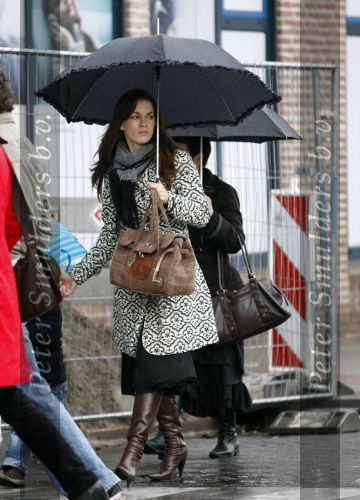 Den Bosch 5 april 2008
De ex vriendin van Geert hoes Manuela met haar zoontje en moeder aan het winkelen in den Bosch.
Peter Smulders bv