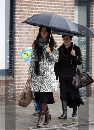 Den Bosch 5 april 2008
De ex vriendin van Geert hoes Manuela met haar zoontje en moeder aan het winkelen in den Bosch.
Peter Smulders bv