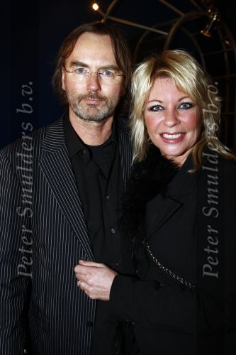 Hilversum 5 maart 2009
Uitreiking gouden buma harpen in studi 21. Manuela kemp met vriend
Peter Smulders bv