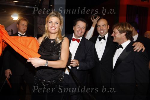 Amsterdam 6 december 2007
Marc en Janneke Brouwers bij de onthulling van hun riva bij lengers yachts op de miljonair fair.
Peter Smulders bv