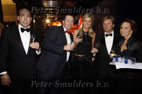 Amsterdam 6 december 2007
Marc en Janneke Brouwers bij de onthulling van hun riva bij lengers yachts op de miljonair fair.