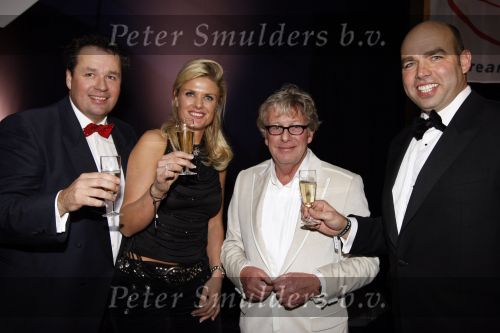 Amsterdam 6 december 2007
Marc en Janneke Brouwers bij de onthulling van hun riva bij lengers yachts op de miljonair fair.