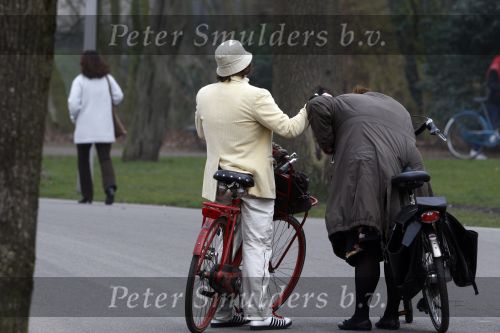 Amsterdam 20 februari 2008
Annette Malherbe samen met Marc Marie Huybregts op de fiets in het vondelpark en de pc hooftstraat.
Peter Smulders bv