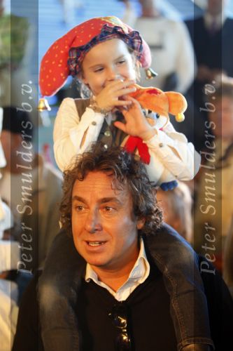 Amsterdam 6 oktober 2007
Leontine Marco Jada Senna en Luca Borsato bij de premiere van de Kabouter Plop film in de amsterdam arena Pathe.