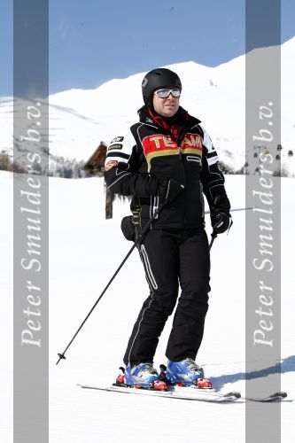 Fiss 15 februari 2009
Ruud Gullit met Joelle en Maxim op wintersport. Ook Marco Borsato en Leontien en Luca Jada en Senna zijn op skivakantie.
Peter Smulders bv