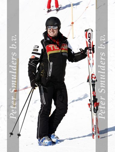 Fiss 15 februari 2009
Ruud Gullit met Joelle en Maxim op wintersport. Ook Marco Borsato en Leontien en Luca Jada en Senna zijn op skivakantie.
Peter Smulders bv