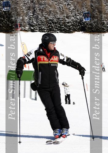 Fiss 15 februari 2009
Ruud Gullit met Joelle en Maxim op wintersport. Ook Marco Borsato en Leontien en Luca Jada en Senna zijn op skivakantie.
Peter Smulders bv