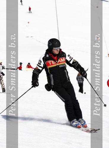 Fiss 15 februari 2009
Ruud Gullit met Joelle en Maxim op wintersport. Ook Marco Borsato en Leontien en Luca Jada en Senna zijn op skivakantie.
Peter Smulders bv