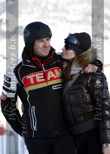 Fiss 15 februari 2009
Marco Borsato en Leontine op skivakantie met Jada Senna en Luca.
Peter Smulders bv