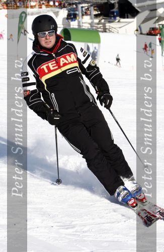 Fiss 15 februari 2009
Marco Borsato en Leontine op skivakantie met Jada Senna en Luca.
Peter Smulders bv