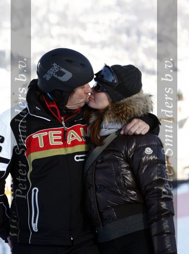 Fiss 15 februari 2009
Marco Borsato en Leontine op skivakantie met Jada Senna en Luca.
Peter Smulders bv