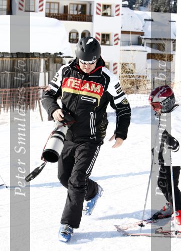 Fiss 15 februari 2009
Ruud Gullit met Joelle en Maxim op wintersport. Ook Marco Borsato en Leontien en Luca Jada en Senna zijn op skivakantie.
Peter Smulders bv