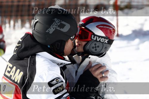 Fiss 15 februari 2009
Ruud Gullit met Joelle en Maxim op wintersport. Ook Marco Borsato en Leontien en Luca Jada en Senna zijn op skivakantie.
Peter Smulders bv