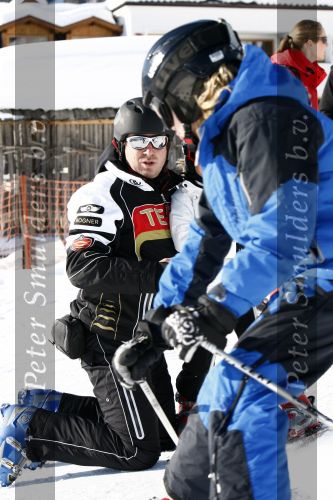 Fiss 15 februari 2009
Ruud Gullit met Joelle en Maxim op wintersport. Ook Marco Borsato en Leontien en Luca Jada en Senna zijn op skivakantie.
Peter Smulders bv