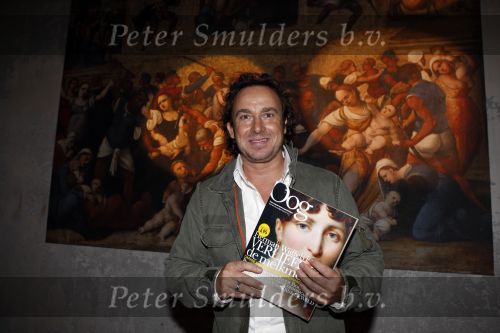 Amsterdam 22 november 2007
Marco Borsato bij presentatie tijdschrift Oog in het rijksmuseum.  Prinses Marilene is daarbij ook aanwezig, zij werkt voor het museum.