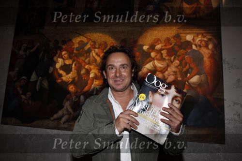 Amsterdam 22 november 2007
Marco Borsato bij presentatie tijdschrift Oog in het rijksmuseum.  Prinses Marilene is daarbij ook aanwezig, zij werkt voor het museum.
