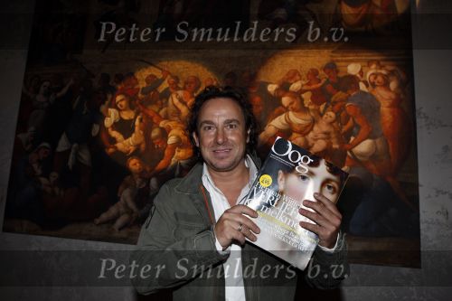Amsterdam 22 november 2007
Marco Borsato bij presentatie tijdschrift Oog in het rijksmuseum.  Prinses Marilene is daarbij ook aanwezig, zij werkt voor het museum.