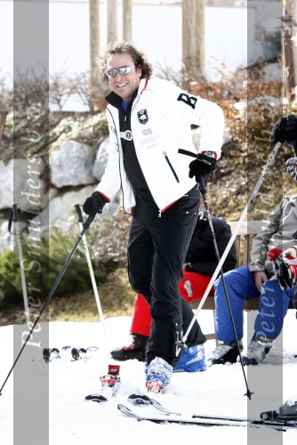 Fiss 27 februari 2008
Marco Borsato op wintersport met Leontine en zijn kinderen Jada Luca en Senna.
Peter Smulders bv