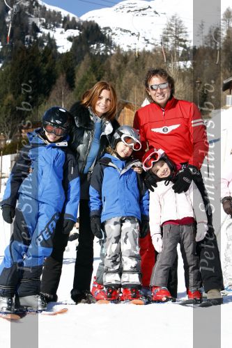 Fiss 28 februari 2008 Marco Borsato en Leontine met hun kinderen Jada Senna en Luca op wintersport / skivakantie.
Peter Smulders bv