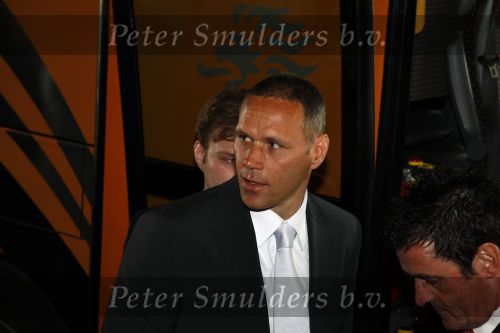 Noordwijk 3 juni 2008
Het Nederlands elftal vertrekt vanaf hotel huis ter Duin naar Schiphol voor het EK voetbal in Zwitserland en Oostenrijk. 
Marco v Basten