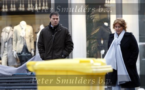 Amsterdam 17 maart 2008
Marco v Basten aan het winkelen met een vriendin op de pc hooftstraat.
Peter Smulders bv