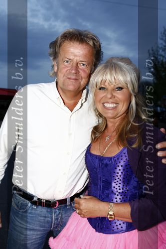 Amsterdam 27 april 2009
Feestje van Gerard Joling voor zijn 49e verjaardag bij cafe het Kalfje. Marga Scheide met vriend
Peter Smulders bv