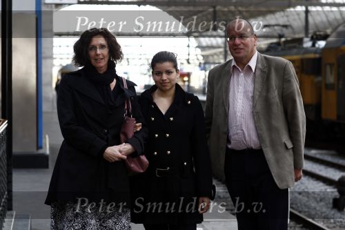 Amsterdam 24 april 2009
Fred Teeven heeft gesprek met Lucia en maria Mosterd op het centraal station van Amsterdam.
Peter Smulders bv