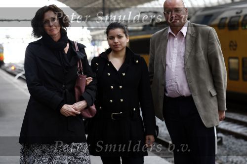 Amsterdam 24 april 2009
Fred Teeven heeft gesprek met Lucia en maria Mosterd op het centraal station van Amsterdam.
Peter Smulders bv