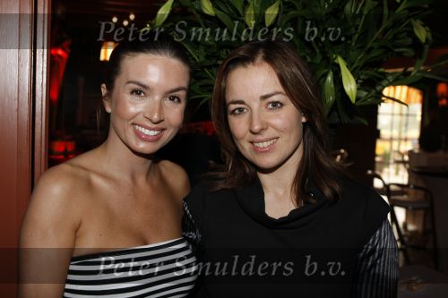 de Meern 6 april 2009
Charity Diiner SOS horse foundation. Rossana Lima Kluivert met Marianne thieme en Nathalie v Tellingen
Peter Smulders bv