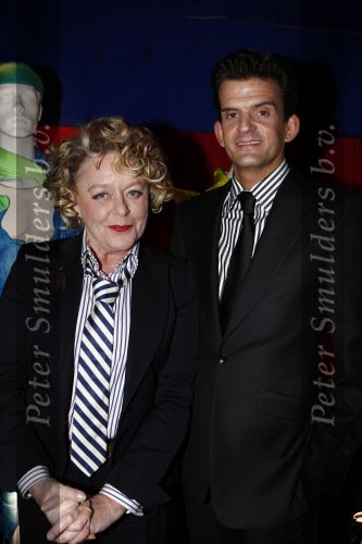 Amsterdam 29 februari 2008
Premiere Circus du soleil. Marianne v Wijnkoop met .. jurylid
Peter Smulders bv
