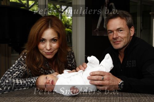 Breda 5 mei 2009
Marielle Bastiaanse met baby Willen en vriend thuis.
Peter Smulders bv