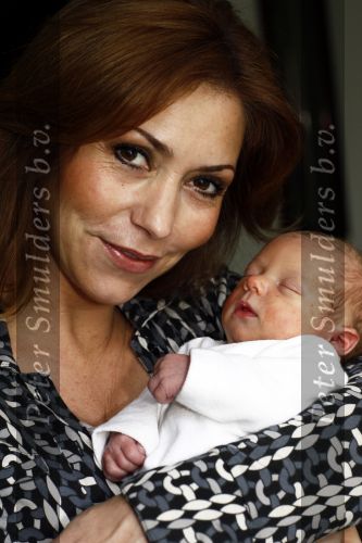 Breda 5 mei 2009
Marielle Bastiaanse met baby Willen en vriend thuis.
Peter Smulders bv
