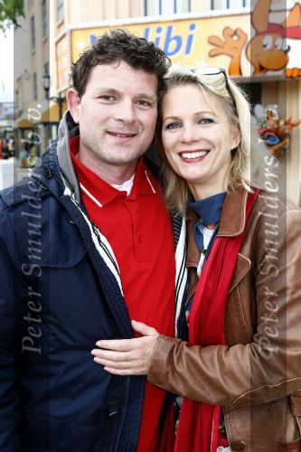 Biddinghuizen 26 april 2009
Bn ers in Walibi. Marilou v Steenis met man en dochters
Peter smulders bv