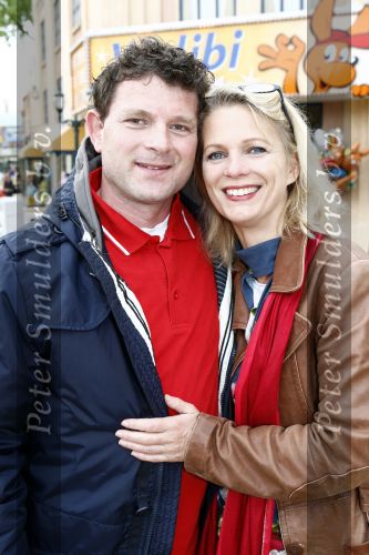 Biddinghuizen 26 april 2009
Bn ers in Walibi. Marilou v Steenis met man en dochters
Peter smulders bv