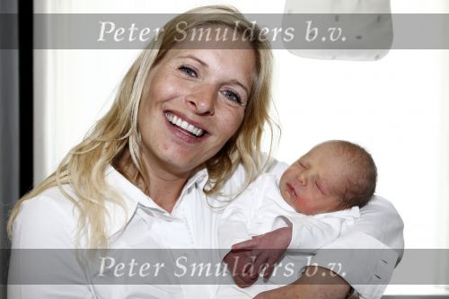 Fijnaart 11 mei 20-09
Frans en Mariska bauer met hun lasatste aanwinst Lucas. Ook Christiaan Frans en Jan waren natuurlijk aanwezig.
Peter Smulders bv