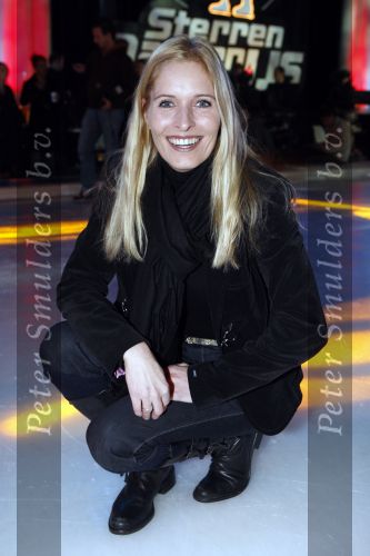 Hilversum 12 december 2007
Christiaan Bauer doet mee aan sterren kinden schaatsen op het ijs. Frans Bauer Mariske Frans en Jan zijn erbij.