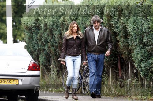 Baarn 13 september 2008
Mariska Hulscher aan het winkelen met haar nieuwe vriend Matthijs Kriegsman.